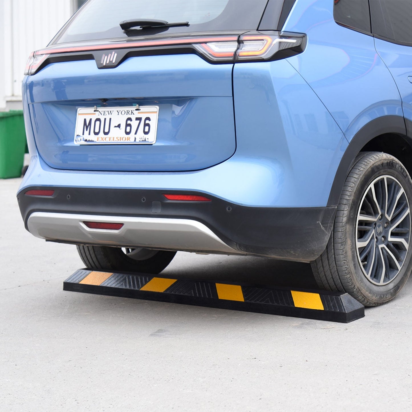 Heavy Duty Rubber Parking Curb with Beads Reflector