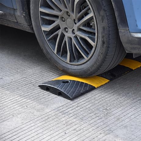 Heavy-Duty Rubber Speed Bump Hump